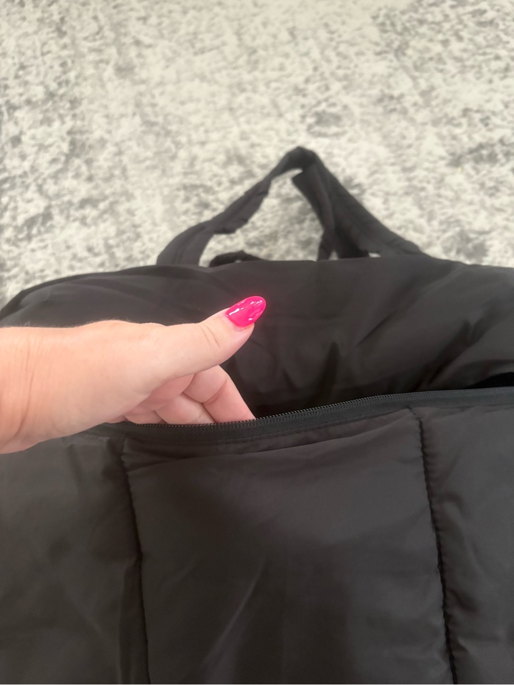 NEW amazing carryon/weekend puffer bag. - Picture 2 of 10